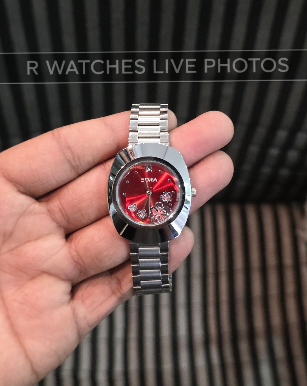 (OS)⭐ Eora Girls Silver Red Dial