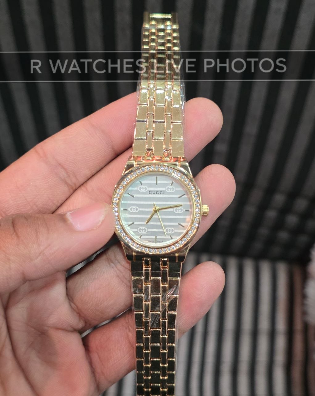 (OS)⭐ Gucci Girls Gold White Dial