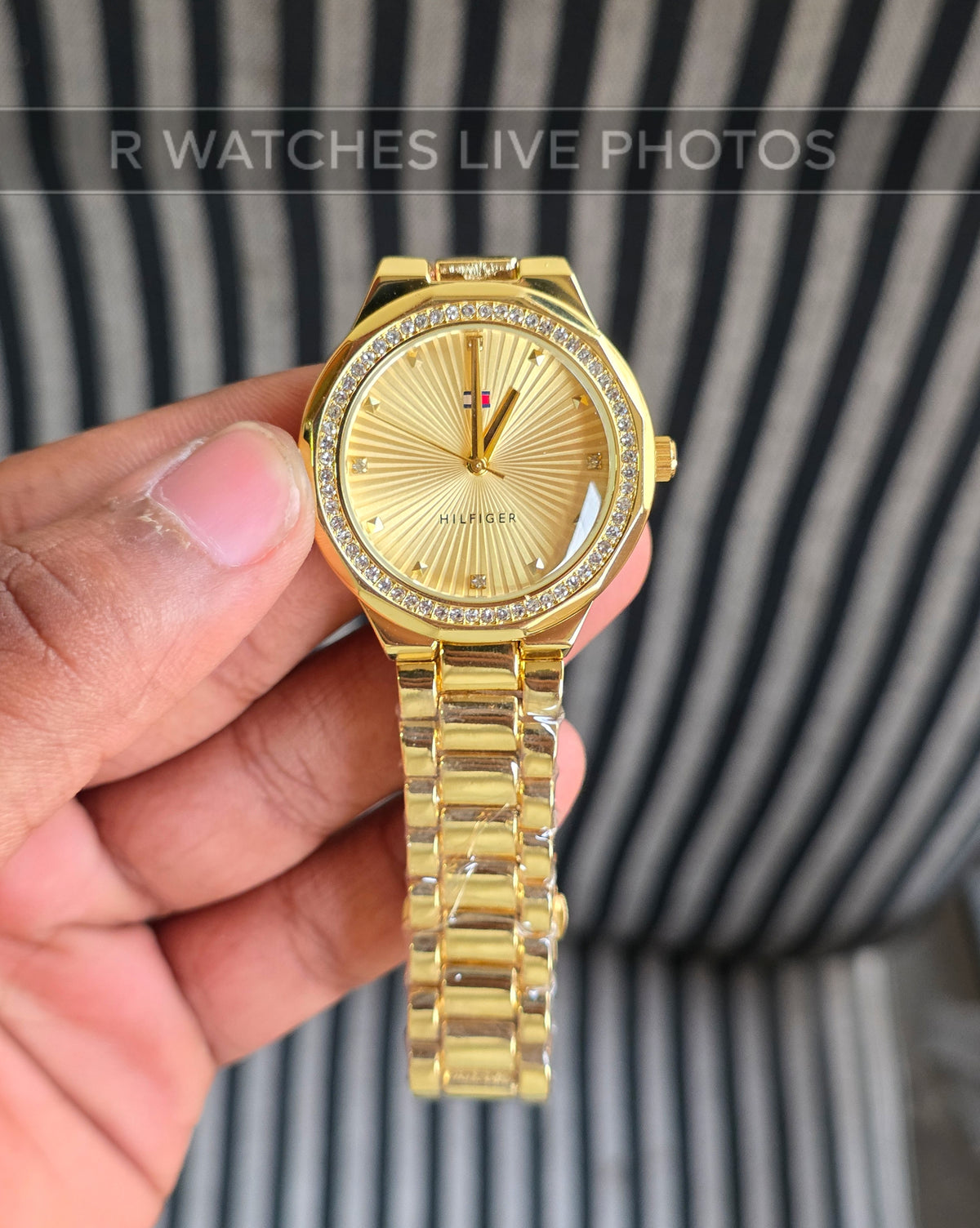 (OS)📷⭐ Tommy Hilfiger Girls Diamond Full Gold (THG9)