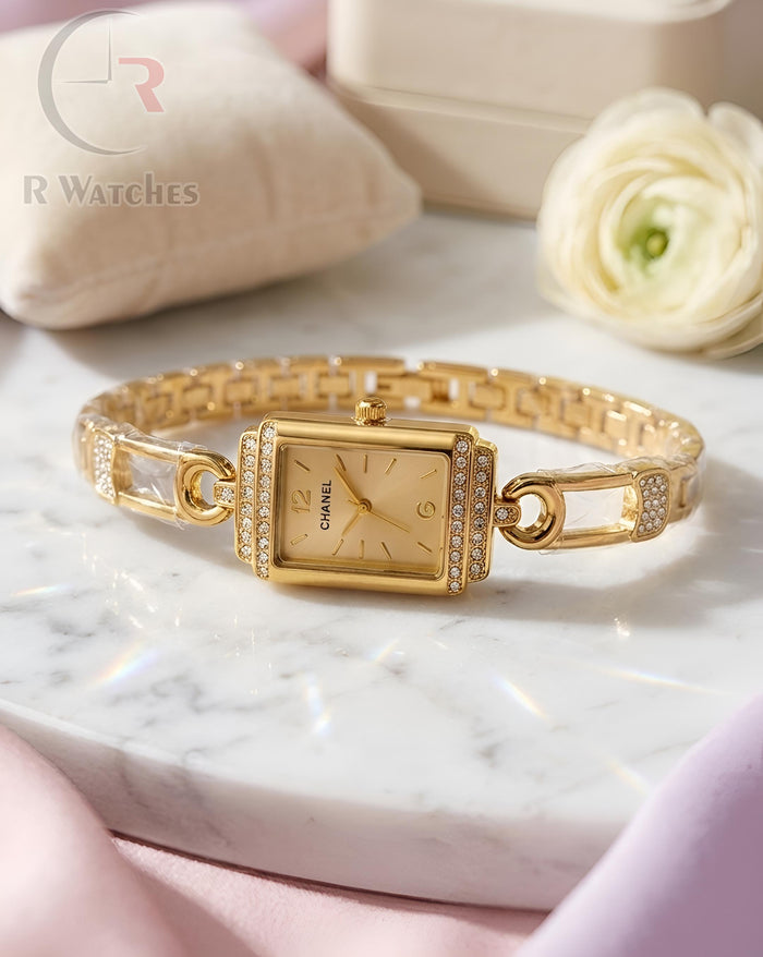 (OS)⭐ Chanel Girls Full Gold Dial