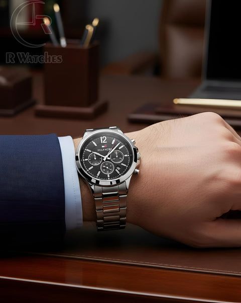 (OS) Tommy Hilfiger new silver black